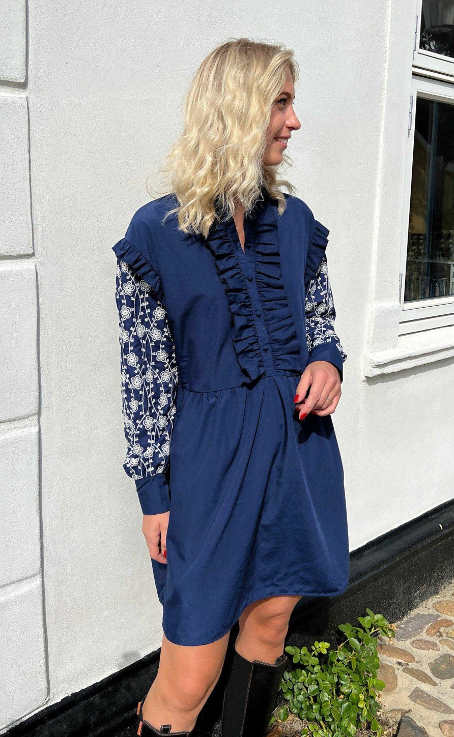 INA Copenhagen Ina Copenhagen Dress - Emily Embroidery - Navy Blue / White | Dresses