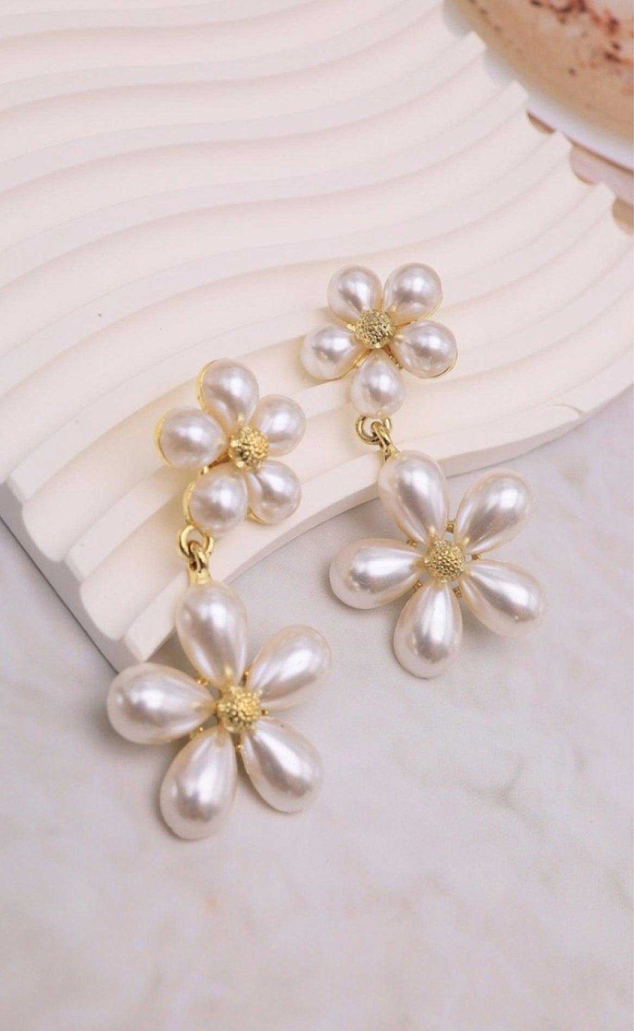 Smykkeli Copenhagen Sykkeli Copenhagen Earrings - Jaipur - Daisy Pearl Flower | Jewelry