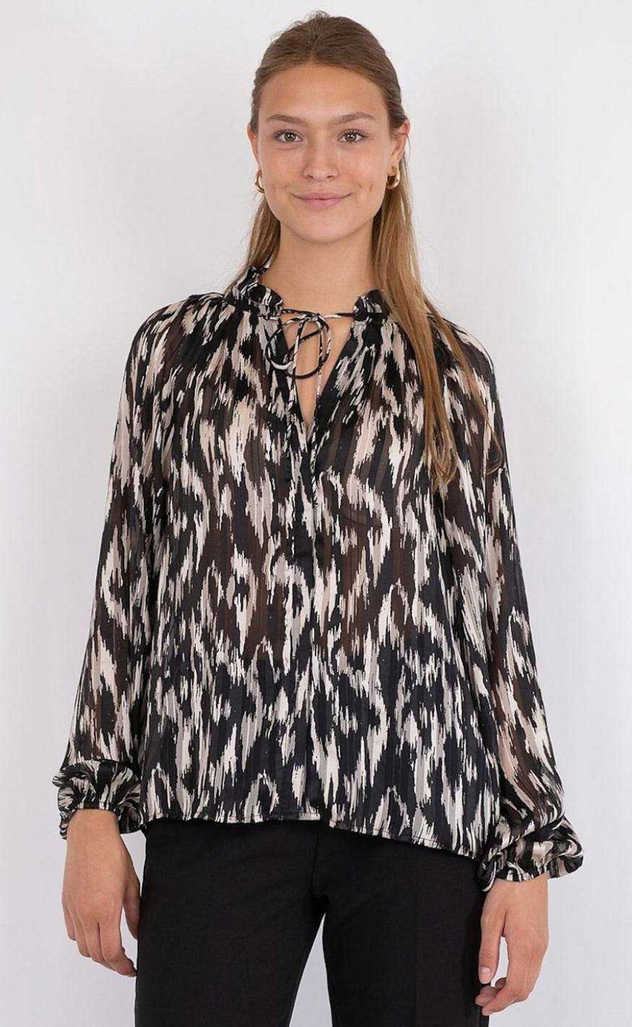 NEO NOIR Neo Noir Blouse - Cobie Cheer Vibe - Black | Blouses