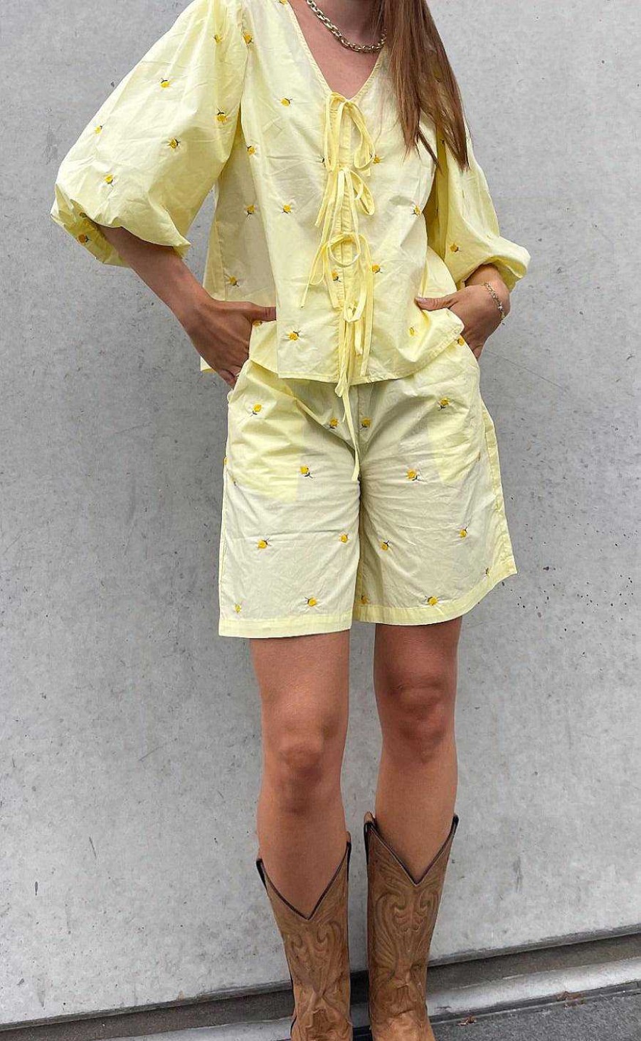 NOELLA Noella Shorts - Asia - Pale Yellow W. Flower | Shorts