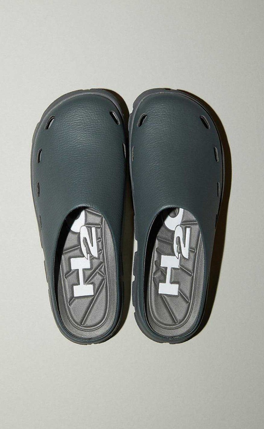 H2O H2O Sandal - Trek Closed - Gunmetal | Shoes, Boots & Sandals