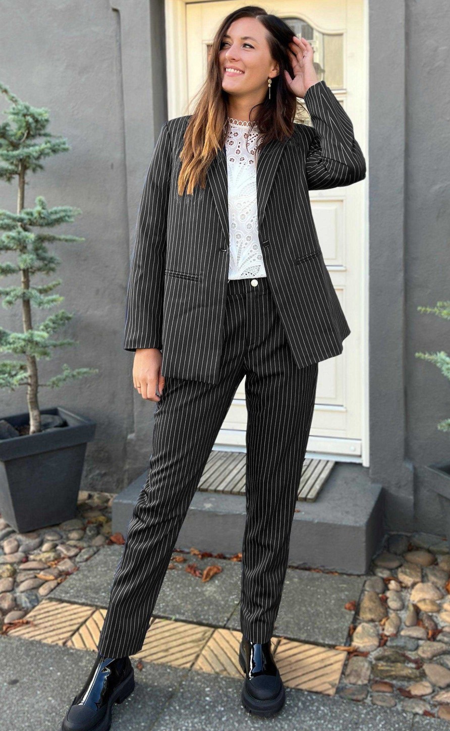 INA Copenhagen Ina Copenhagen Trousers - Zoey Straight - Black Pinstripe | Trousers & Jeans